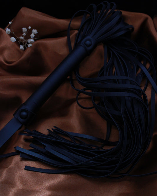FLOGGER EN CUIR